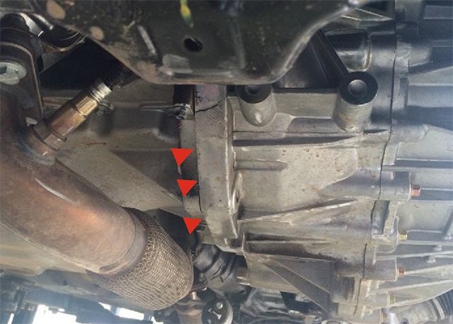 发动机废气管漏油是什么原因,发动机油封漏油是什么原因导致