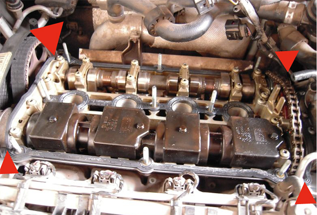 发动机废气管漏油是什么原因,发动机油封漏油是什么原因导致