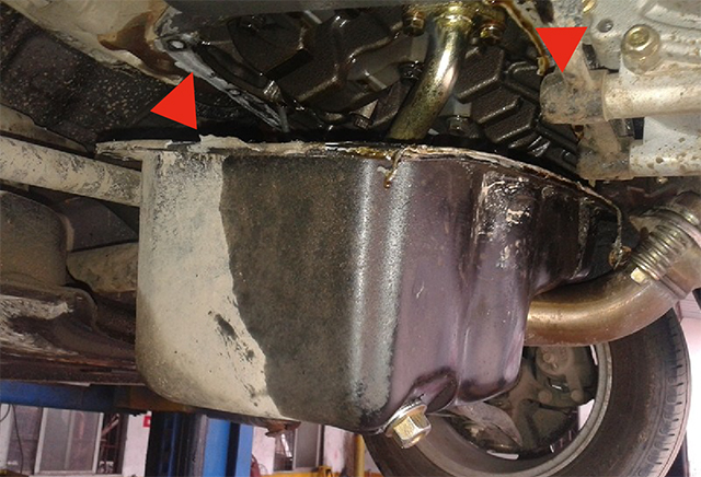 发动机废气管漏油是什么原因,发动机油封漏油是什么原因导致