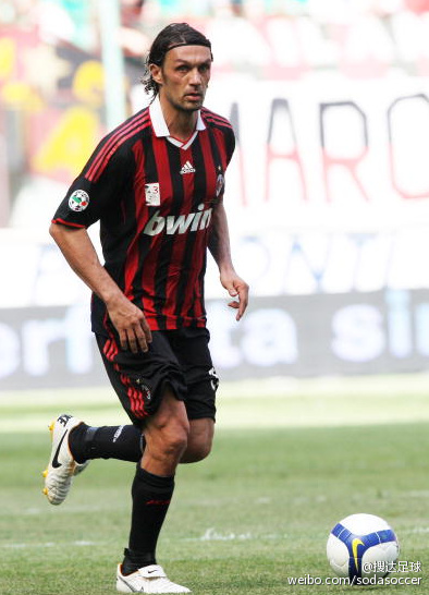 圣西罗的集体告别仪式催人泪下,米兰圣西罗集体告别