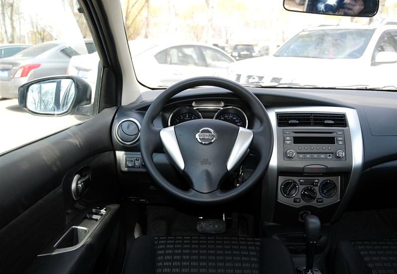 最新款日产骊威,7万就能落地的省油紧凑型家轿