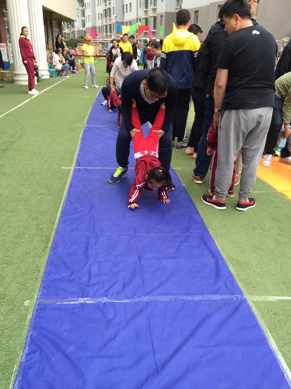 趣味横生，欢乐不断——东大景泰幼儿园举行“六一亲子运动会”！