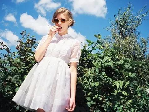 怎么区分散粉的颜色,新手化妆用散粉还是蜜粉