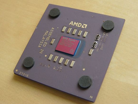 英特尔和amd的cpu哪个更好,amd和英特尔顶级cpu对比