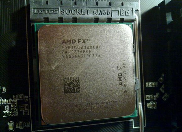 英特尔和amd的cpu哪个更好,amd和英特尔顶级cpu对比