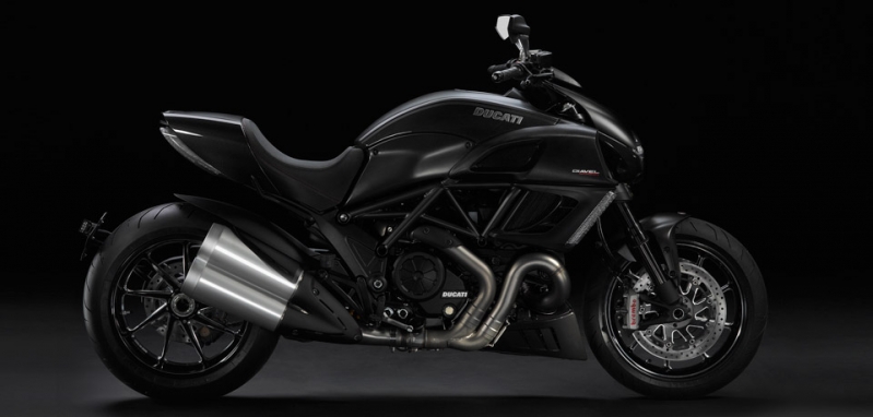 入门复古摩托车杜卡迪大魔鬼,试驾杜卡迪大魔鬼摩托车