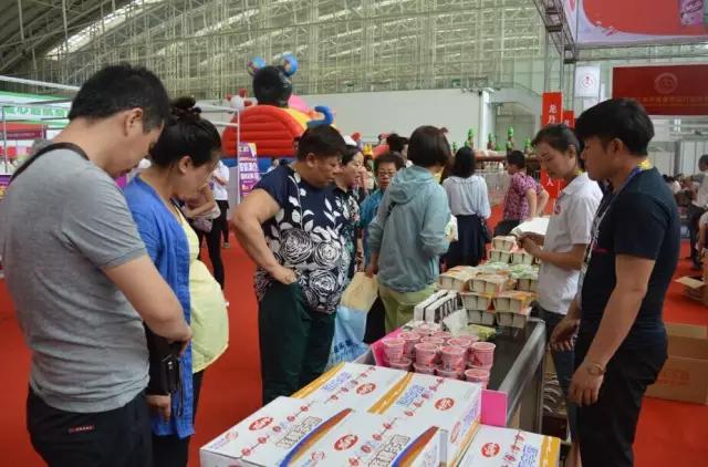 直击现场┇龙丹展位惊喜连连，激情夏日，我们一起嗨翻520！