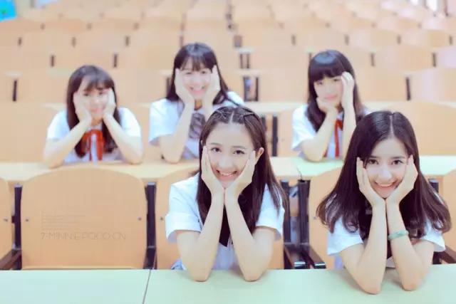 三个闺蜜拍照的最美姿势,40岁三个闺蜜拍照姿势大全