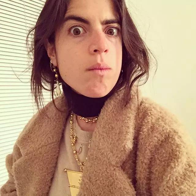 看人生赢家LeandraMedine如何玩转配饰！