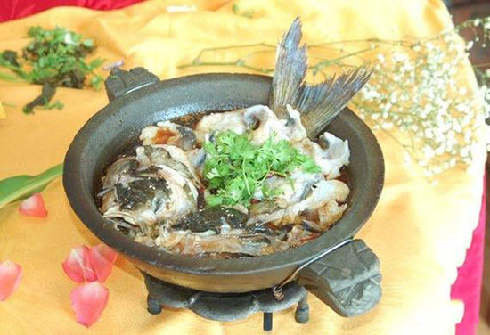 博山石锅鱼哪便宜好吃,高密美食探店石锅鱼