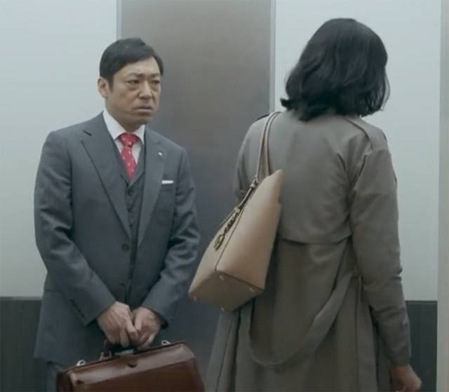 高收视率佳作《99.9》衣服背包手表公仔等等穿搭合集