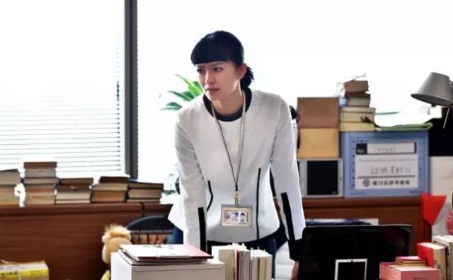 高收视率佳作《99.9》衣服背包手表公仔等等穿搭合集