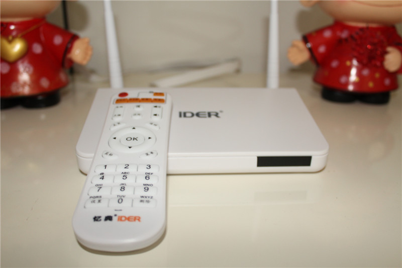 白色经典入门首选——忆典S1高清网络电视盒子