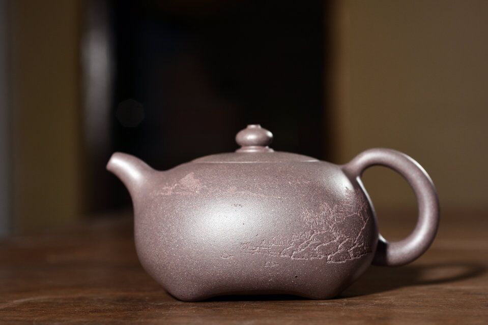 紫砂龙血砂泥料适合泡什么茶,什么样的紫砂泥料烧柴后是黑色