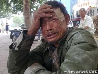 某帅哥坐出租车,遂放了个屁这屁不仅臭还辣眼睛!