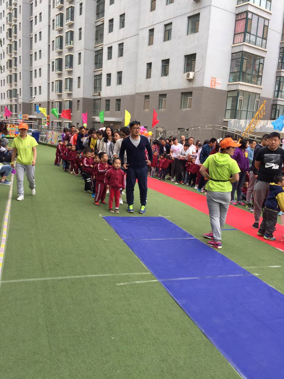 趣味横生，欢乐不断——东大景泰幼儿园举行“六一亲子运动会”！