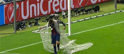 是天才也是逗逼！盘点足球场上那些逗逼青年