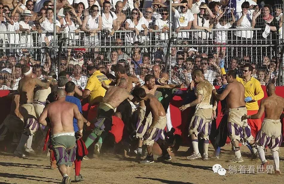 奇葩进球足球比赛视频,足球最奇葩的比赛