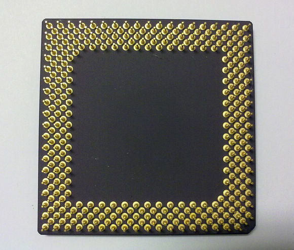 英特尔和amd的cpu哪个更好,amd和英特尔顶级cpu对比