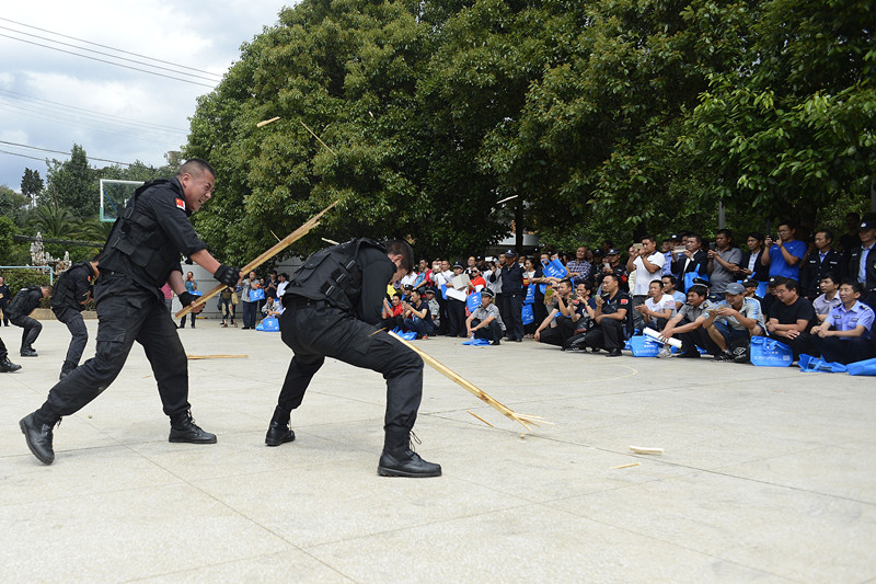 校园保安遇到突发事件,校园保安先打120还是先打110