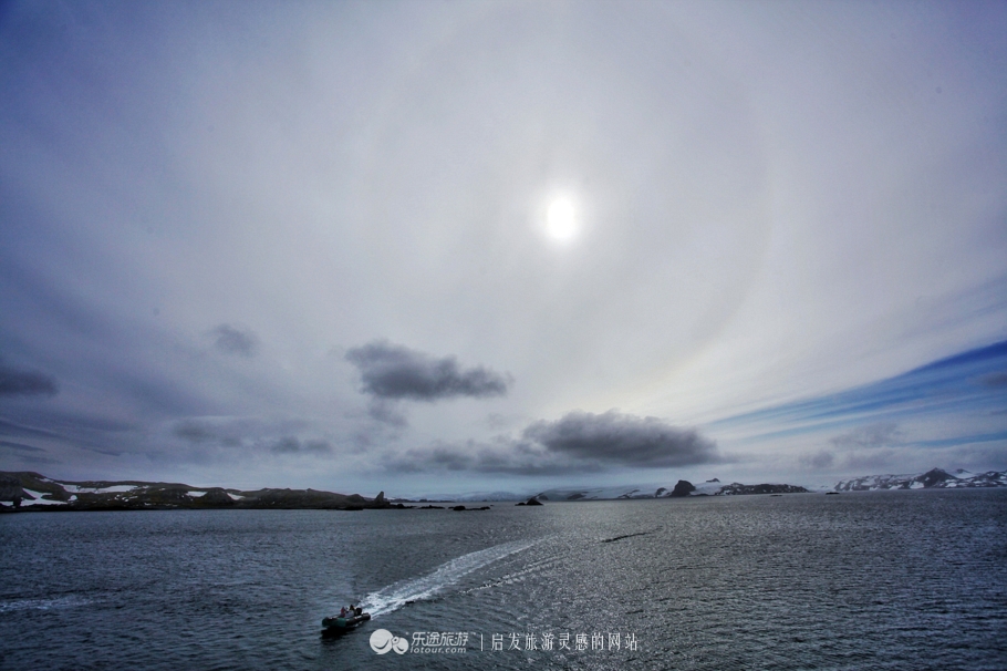 南极冰山脚下,南极的神秘之处