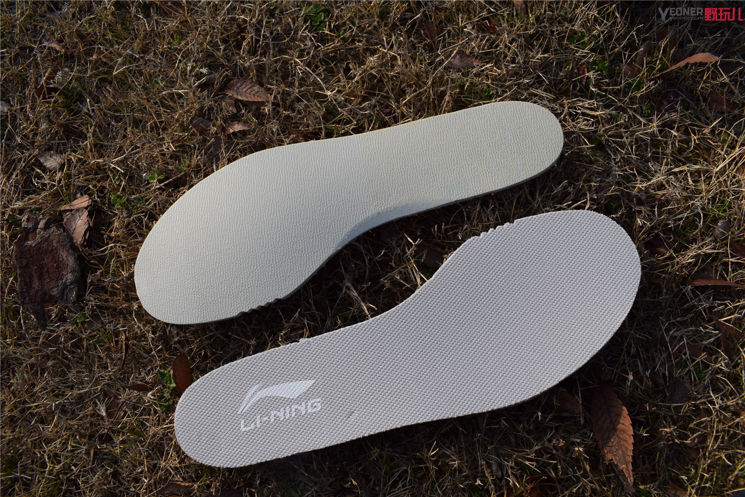 穿马拉松袜子跑步脚疼,李宁跑鞋袜套式