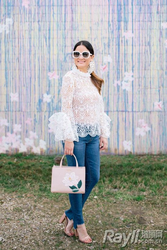 别了妈妈帮我选的蕾丝连衣裙小面积蕾丝让我更有女人味