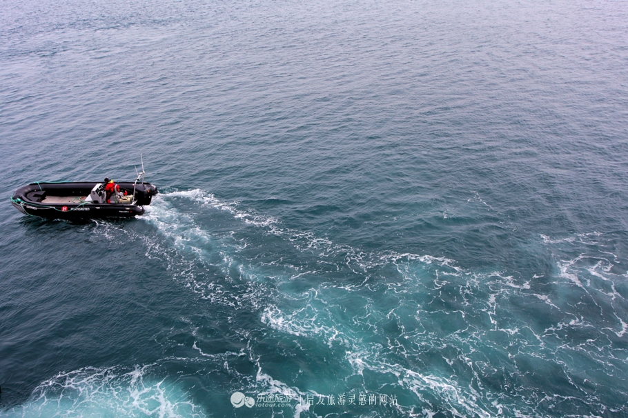 南极冰山脚下,南极的神秘之处