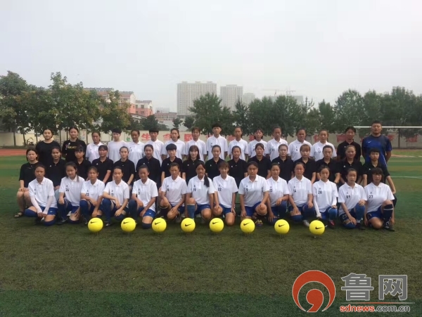 铿锵玫瑰美丽绽放——记北辛中学女子足球队