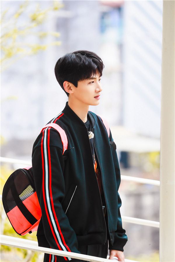 胡一天余文乐视频,24小时余文乐搞笑