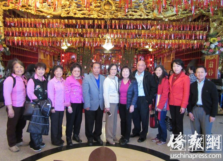 不同族裔学生参观中华会馆了解洛杉矶华人历史