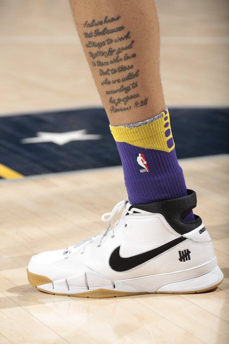 【踏破铁鞋】今日球鞋MVP:斯蒂芬森Nike2K4尴尬脱胶