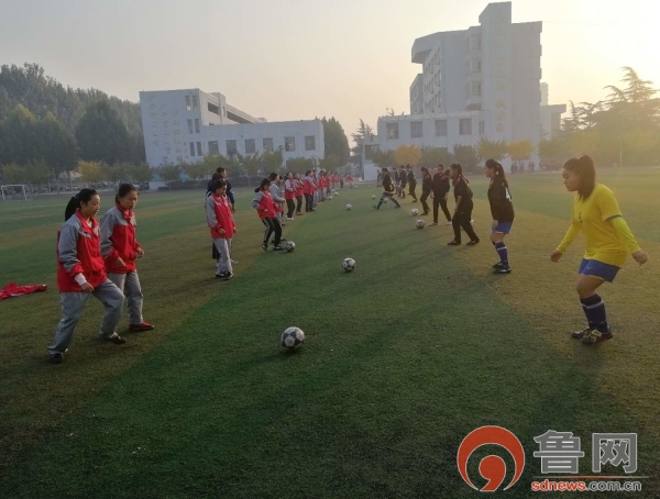 铿锵玫瑰美丽绽放——记北辛中学女子足球队