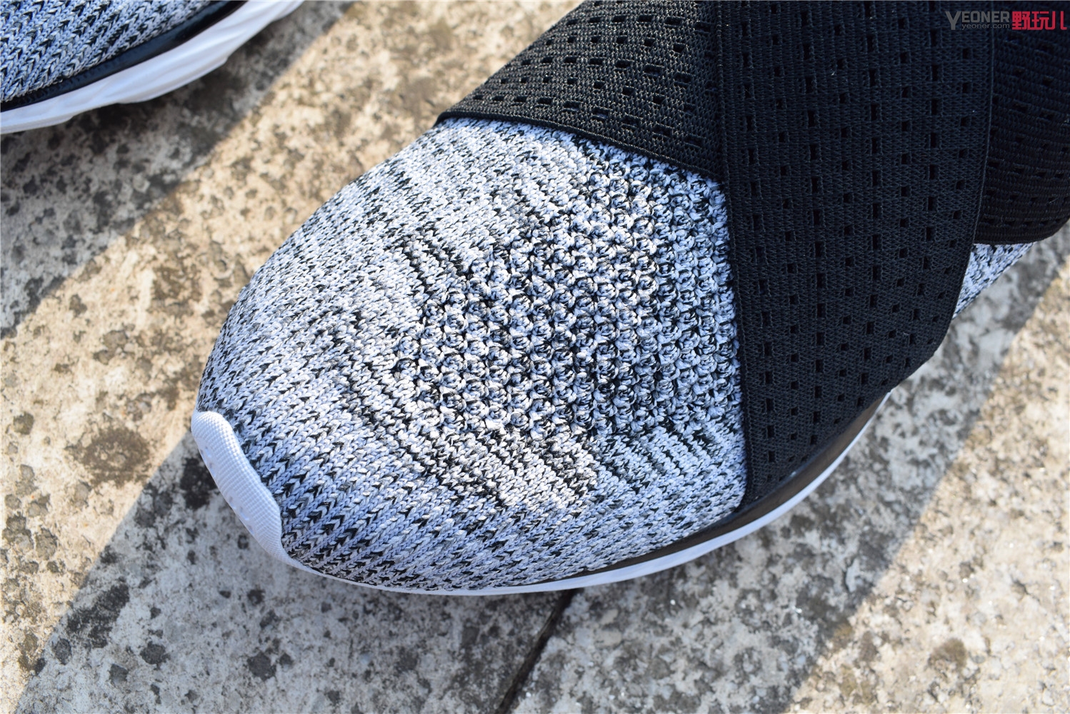 穿马拉松袜子跑步脚疼,李宁跑鞋袜套式