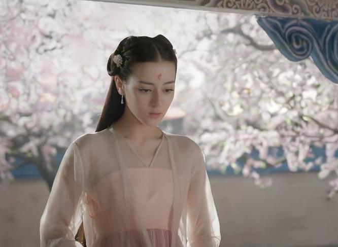 《三生三世》5位“婢女”，奈奈忠心耿耿，热巴虽美但不合格！