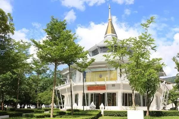 君行体验官专栏丨他在佛之国度,邂逅了一场浪漫