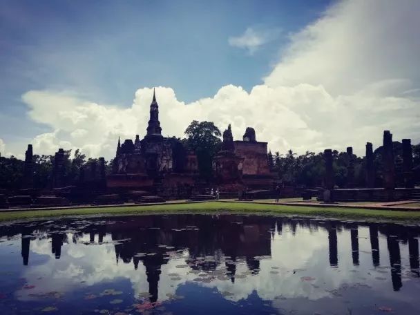 君行体验官专栏丨他在佛之国度，邂逅了一场浪漫