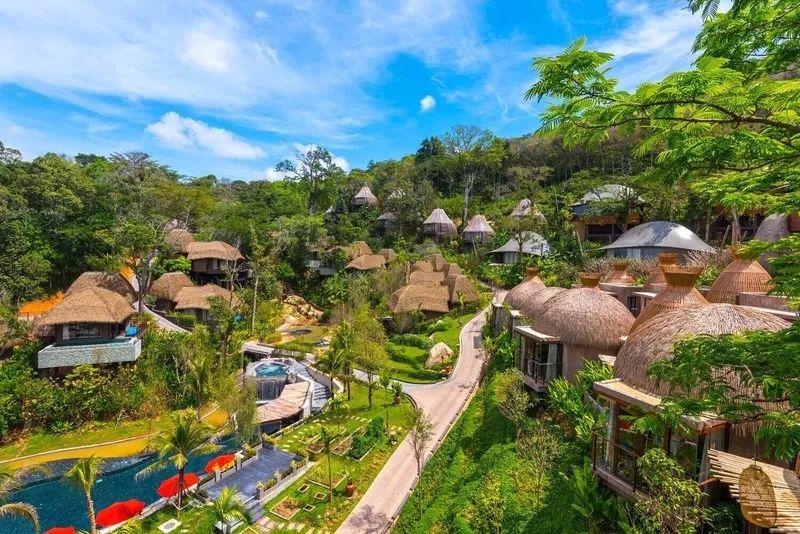 普吉岛出门就是海滩的酒店,家庭旅游普吉岛酒店哪家好