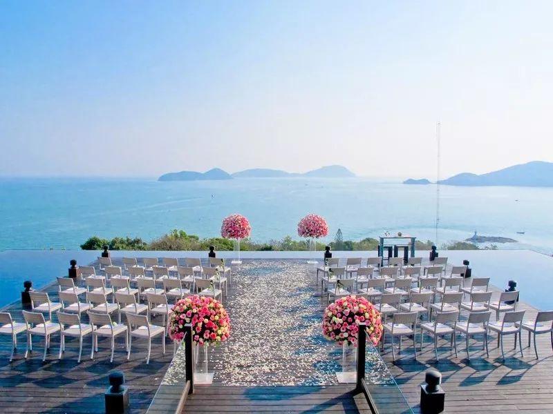 普吉岛出门就是海滩的酒店,家庭旅游普吉岛酒店哪家好