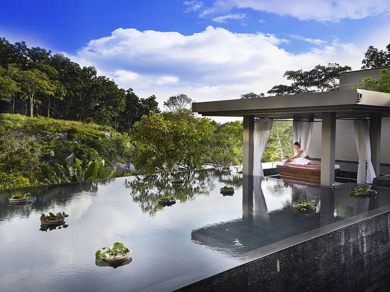 普吉岛出门就是海滩的酒店,家庭旅游普吉岛酒店哪家好