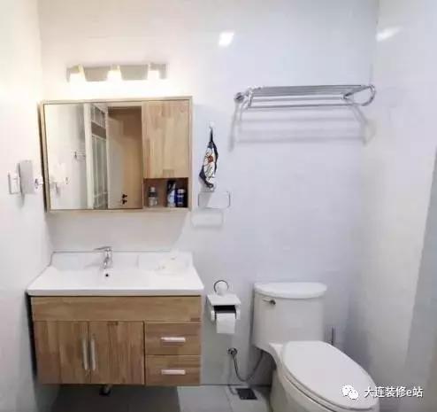 大连装修-N款流行镜柜：镜柜是个好东西，是镜子也可收纳