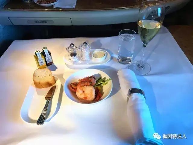 阿联酋航空777头等舱乘坐体验,带你们看一下阿联酋航空头等舱