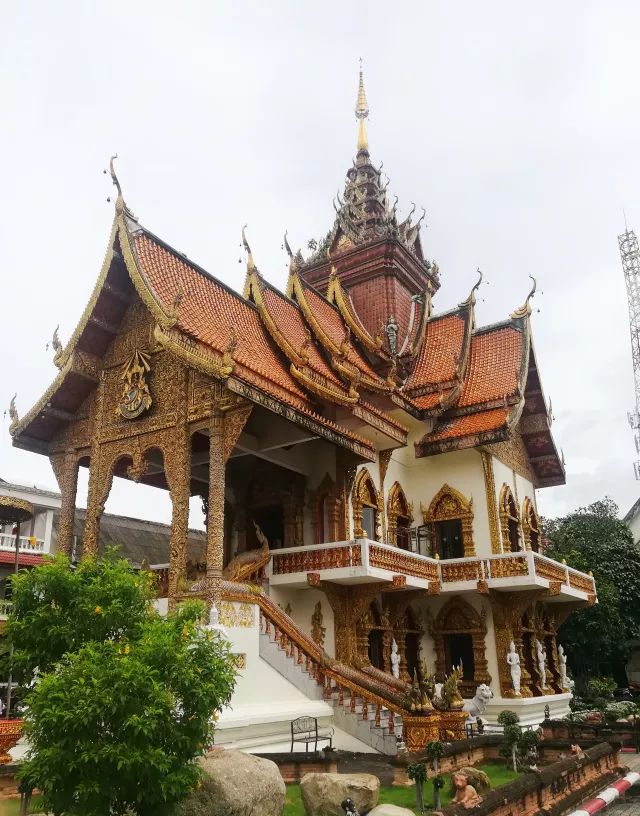 君行体验官专栏丨他在佛之国度，邂逅了一场浪漫