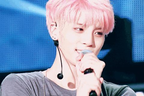 *钟金**铉尽管时间停滞在某一时刻对你的思念从来没有间断!