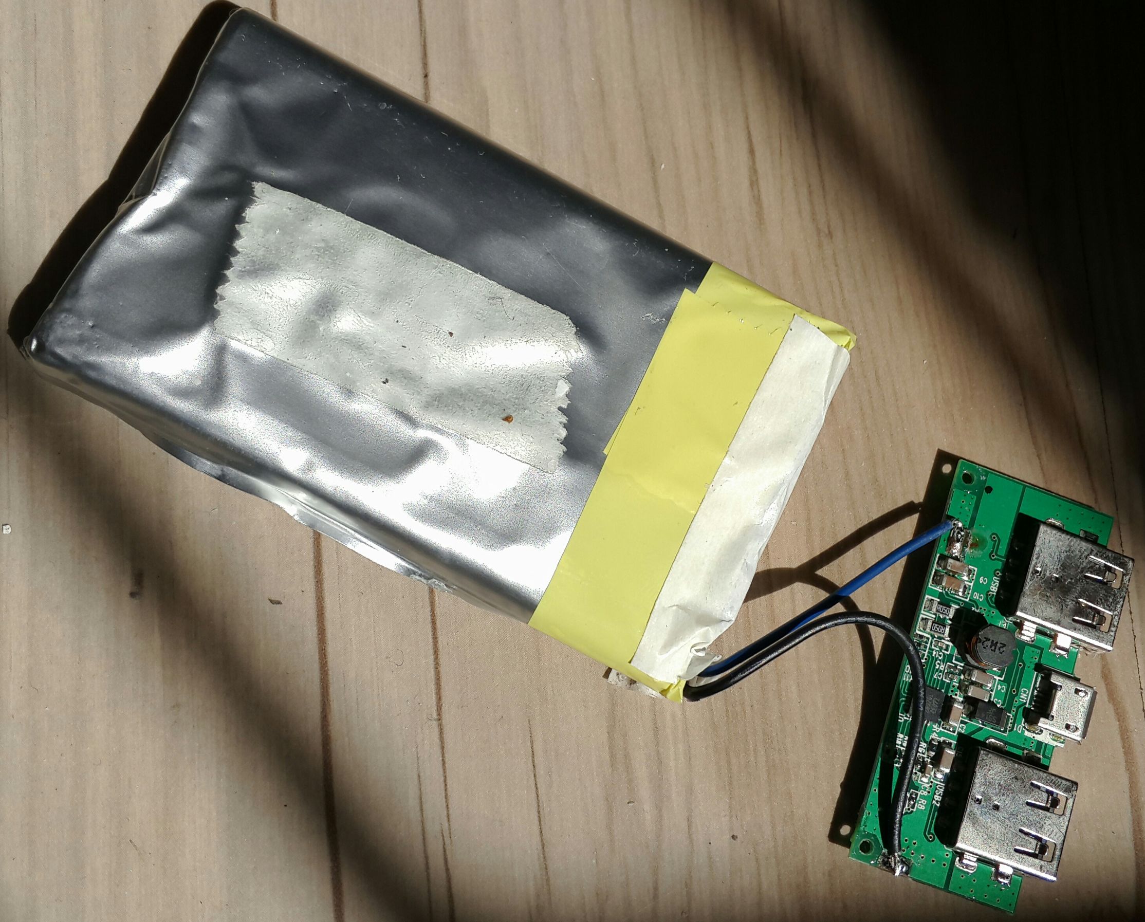 迷你充电宝拆解测评,绿联磁吸充电宝拆解