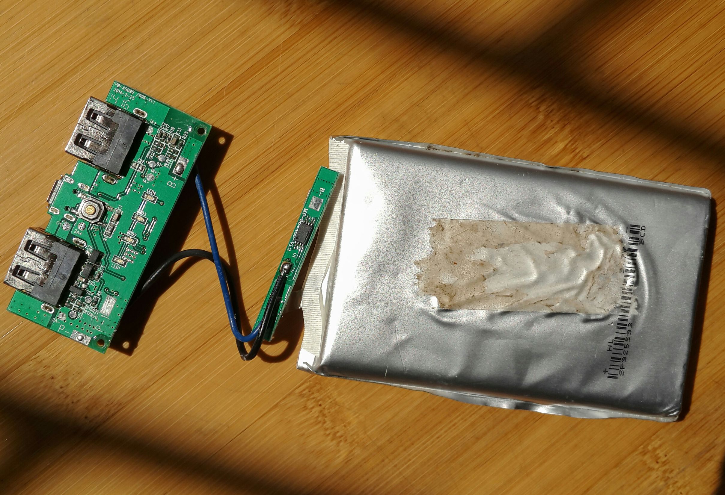 迷你充电宝拆解测评,绿联磁吸充电宝拆解