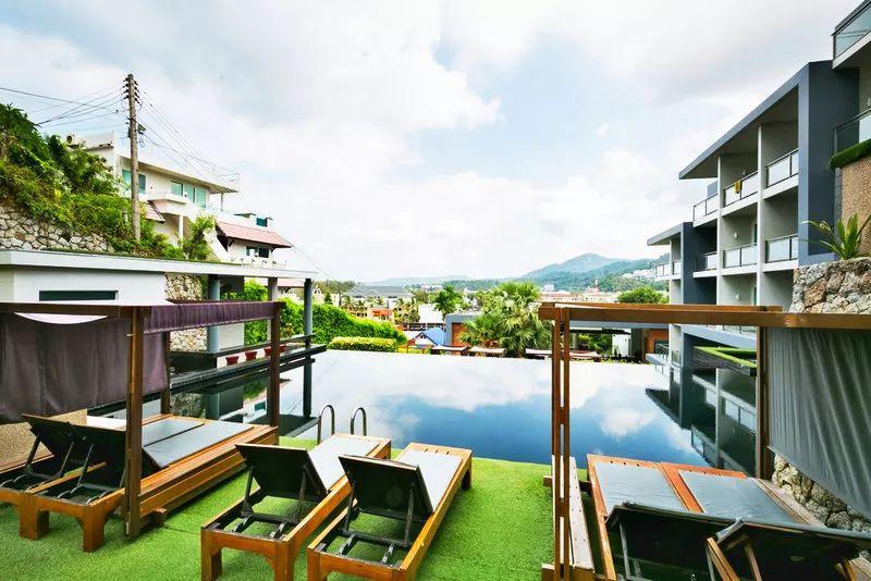 普吉岛出门就是海滩的酒店,家庭旅游普吉岛酒店哪家好