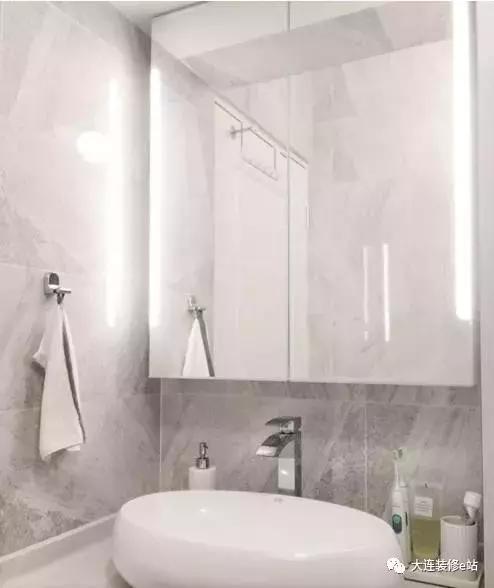 大连装修-N款流行镜柜：镜柜是个好东西，是镜子也可收纳