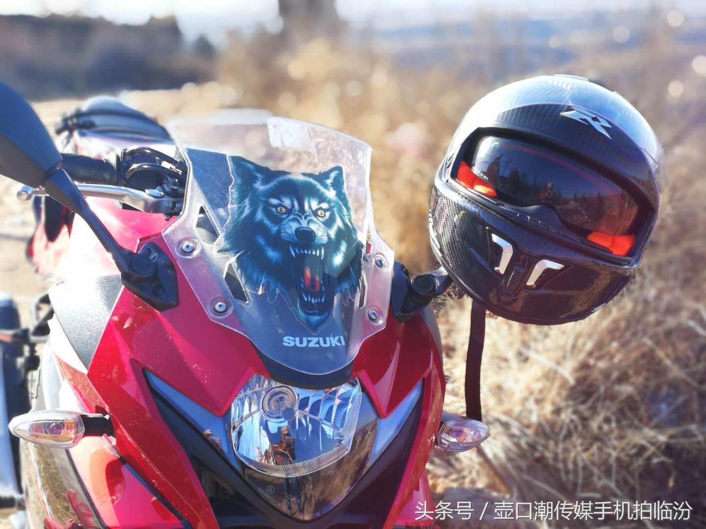 临汾：不买摩托的理由是怕挂档费鞋～十五元一双的鞋你会穿吗？