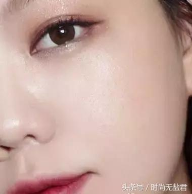 如何化眼影看起来眼睛没那么深邃,如何用一盘多色眼影化全妆